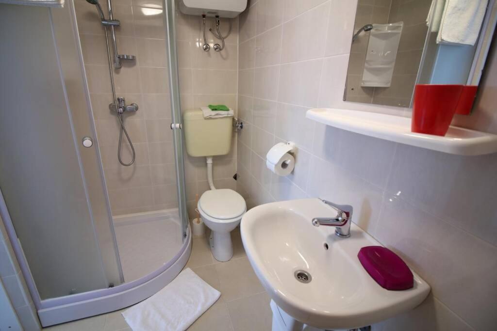 Apartment- Family Studio Malinska Esterno foto